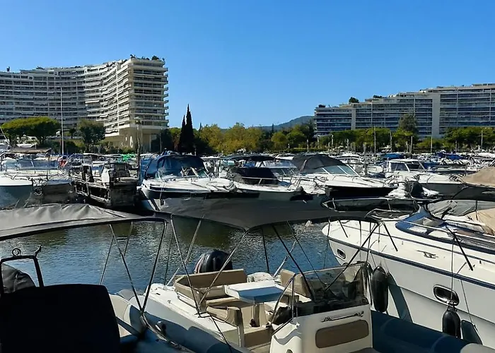 Cosy Avec Piscine - Cannes Marina Appartement *