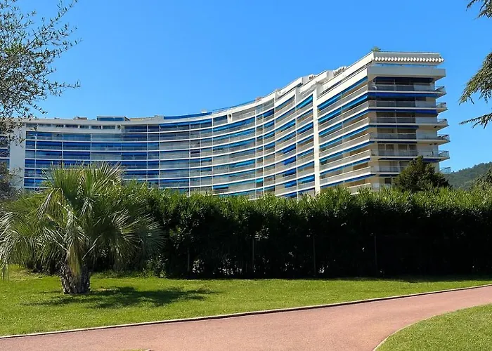 Cosy Avec Piscine - Cannes Marina Mandelieu