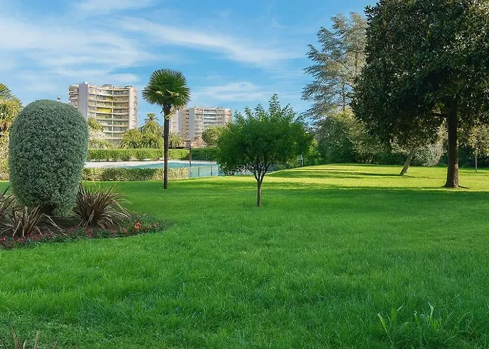 Cosy Avec Piscine - Cannes Marina